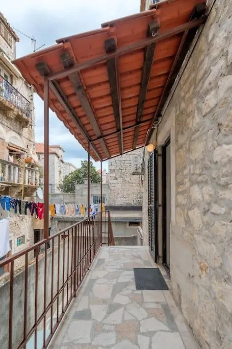 3 Bedrooms Charming Stone House In Old Town Trogir 0*,